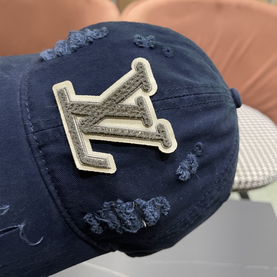 P🧢路易威登棒球帽 LouisVuitton😍新款破洞高端大气，百搭款🤗男女通用！跑量！