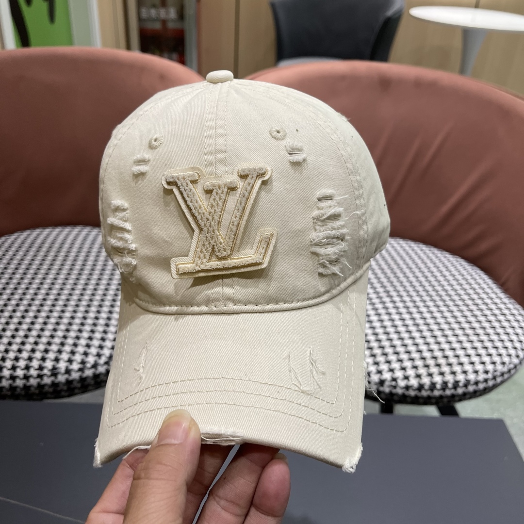 P🧢路易威登棒球帽 LouisVuitton😍新款破洞高端大气，百搭款🤗男女通用！跑量！
