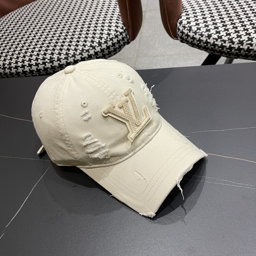 P🧢路易威登棒球帽 LouisVuitton😍新款破洞高端大气，百搭款🤗男女通用！跑量！