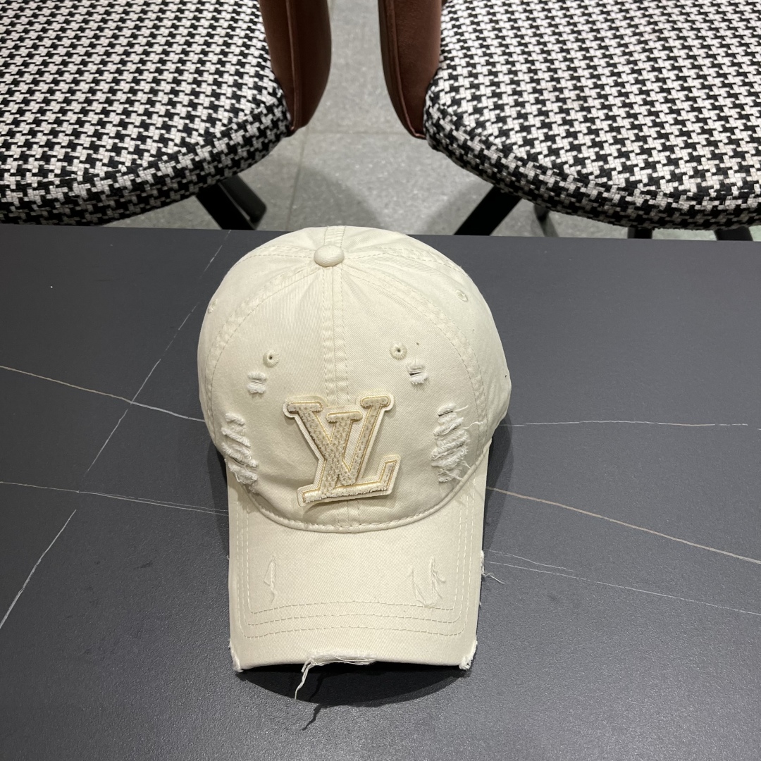 P🧢路易威登棒球帽 LouisVuitton😍新款破洞高端大气，百搭款🤗男女通用！跑量！