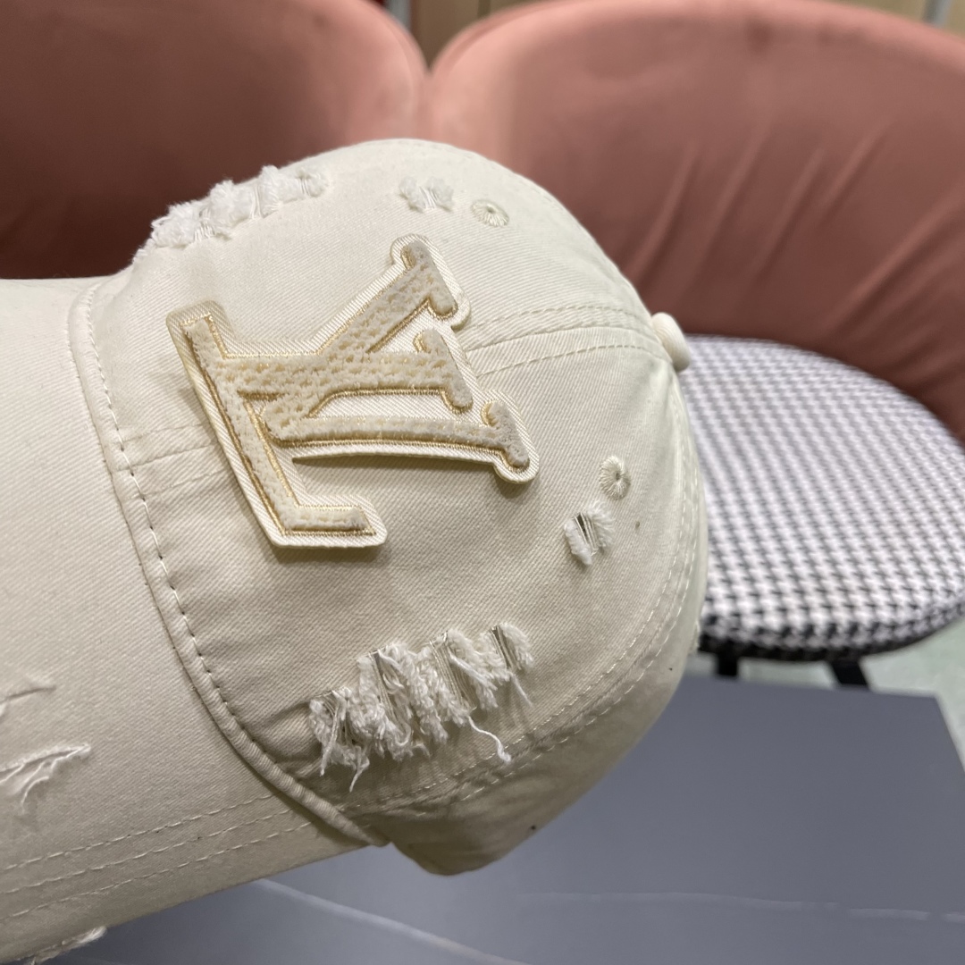 P🧢路易威登棒球帽 LouisVuitton😍新款破洞高端大气，百搭款🤗男女通用！跑量！