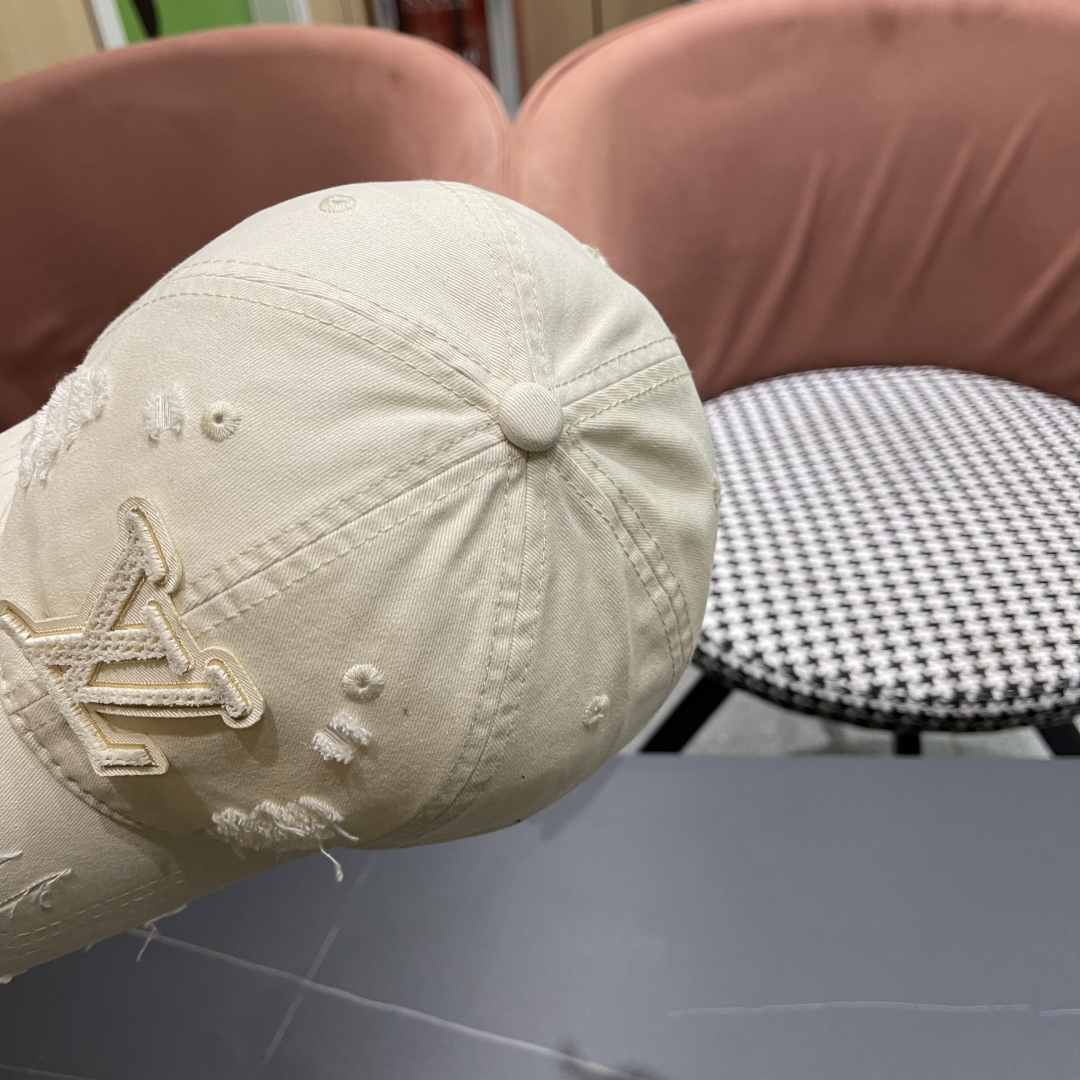 P🧢路易威登棒球帽 LouisVuitton😍新款破洞高端大气，百搭款🤗男女通用！跑量！
