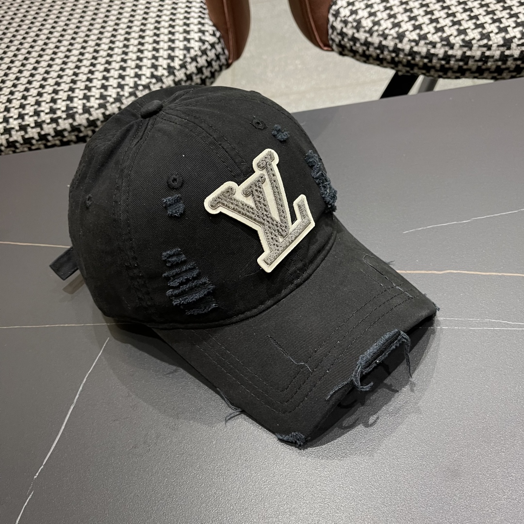 P🧢路易威登棒球帽 LouisVuitton😍新款破洞高端大气，百搭款🤗男女通用！跑量！
