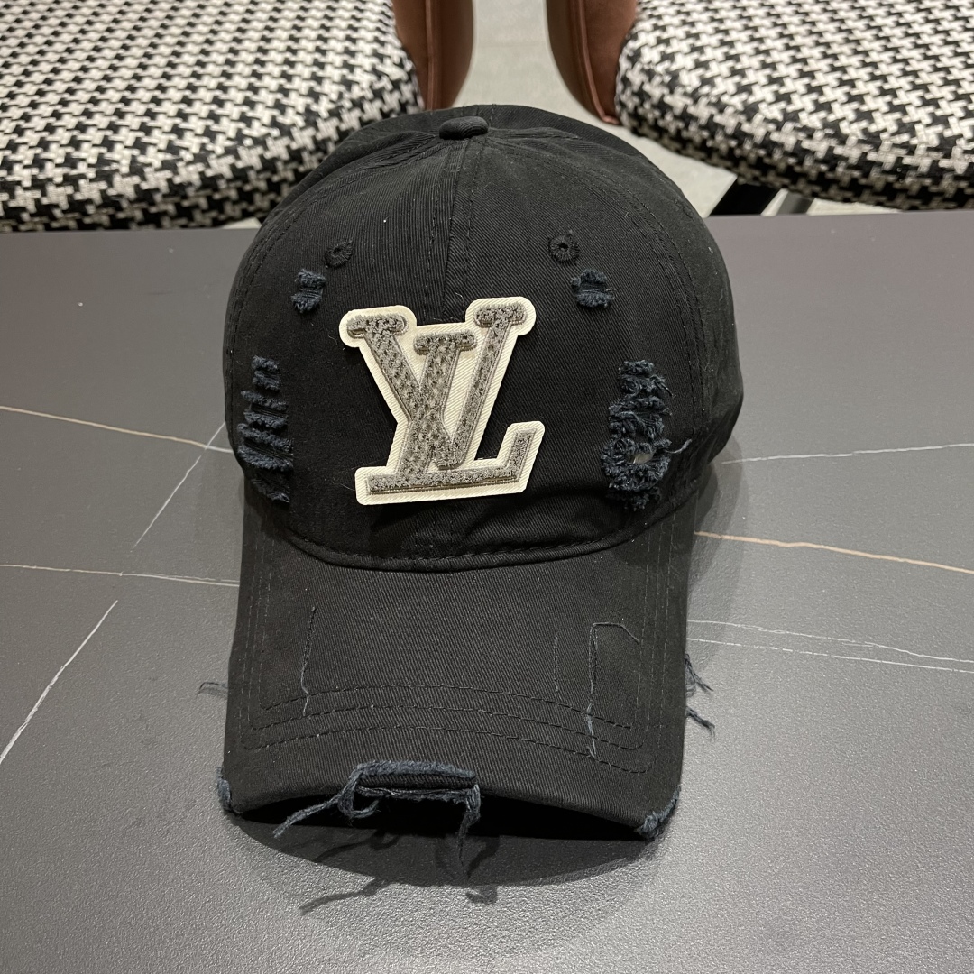 P🧢路易威登棒球帽 LouisVuitton😍新款破洞高端大气，百搭款🤗男女通用！跑量！