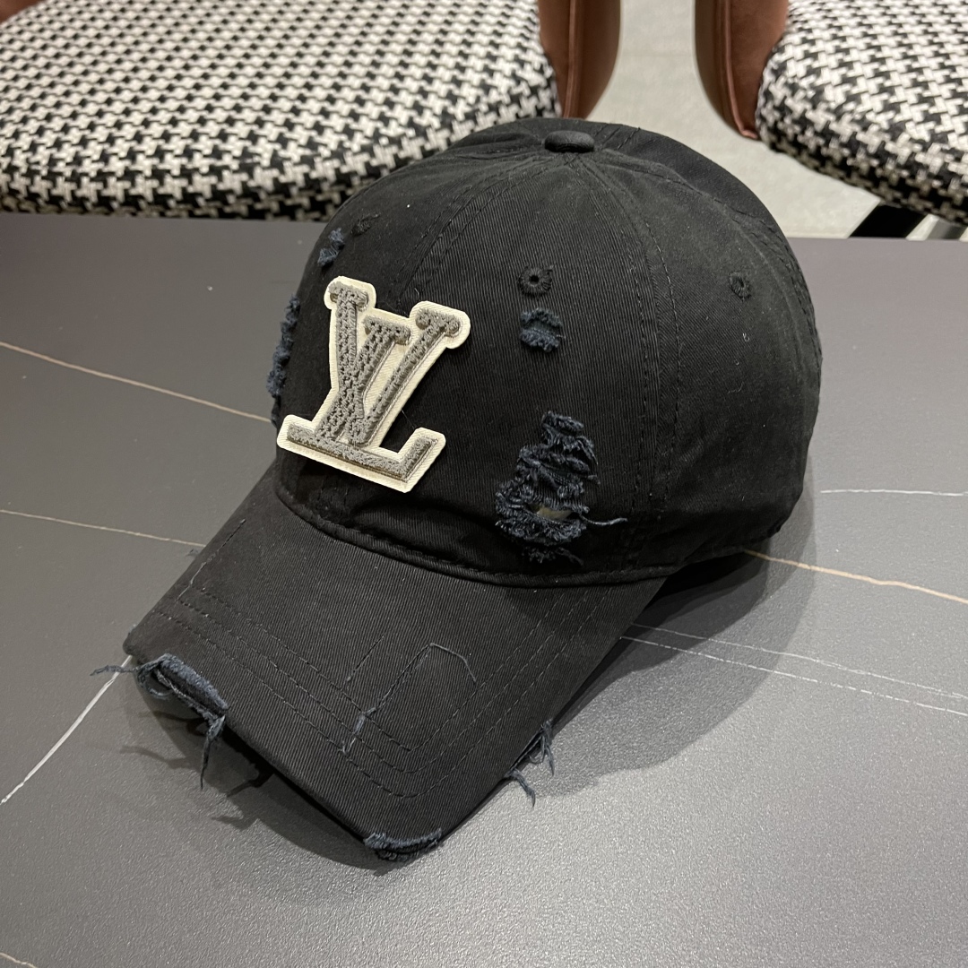 P🧢路易威登棒球帽 LouisVuitton😍新款破洞高端大气，百搭款🤗男女通用！跑量！