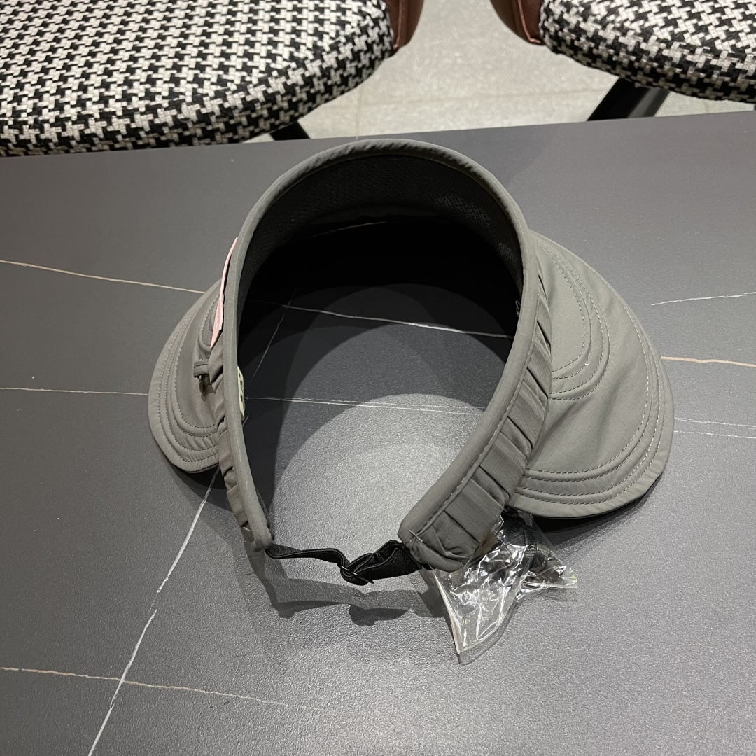  Balenclaga巴黎世家2025韩版时尚褶皱空顶帽女春夏季日系大檐遮
阳防晒可折叠太阳帽