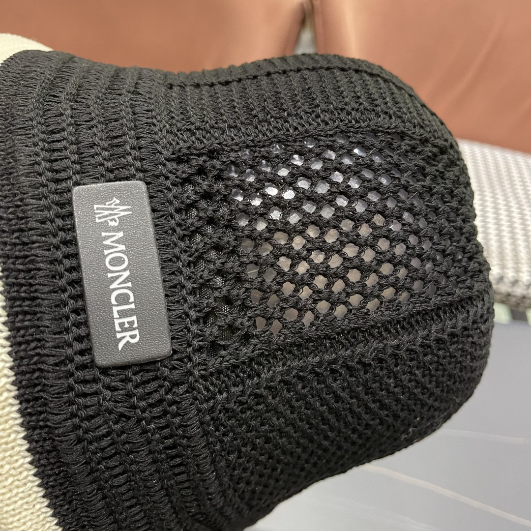  蒙口MONCLER韩版镂空渔夫帽子女春夏季防晒帽镂空透气品
脸小遮阳帽盆帽编织帽