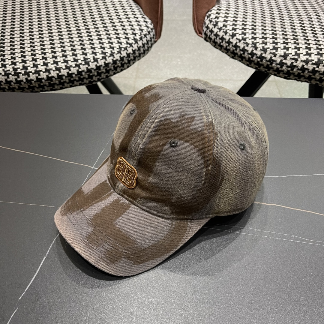  Balenclaga巴黎世家小众涂鸦双B水洗牛仔深顶棒球帽女
显脸小宽檐大头围嘻哈鸭舌帽