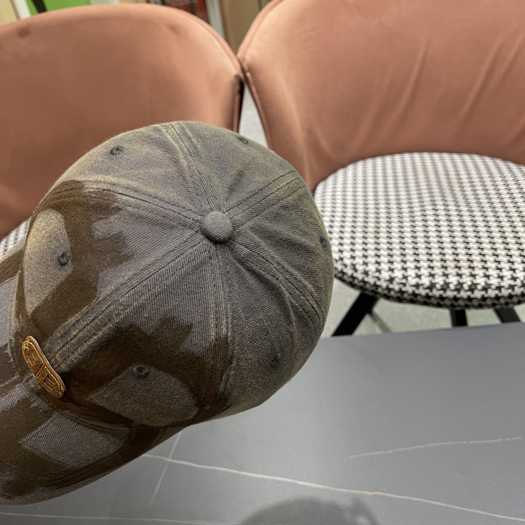  Balenclaga巴黎世家小众涂鸦双B水洗牛仔深顶棒球帽女
显脸小宽檐大头围嘻哈鸭舌帽