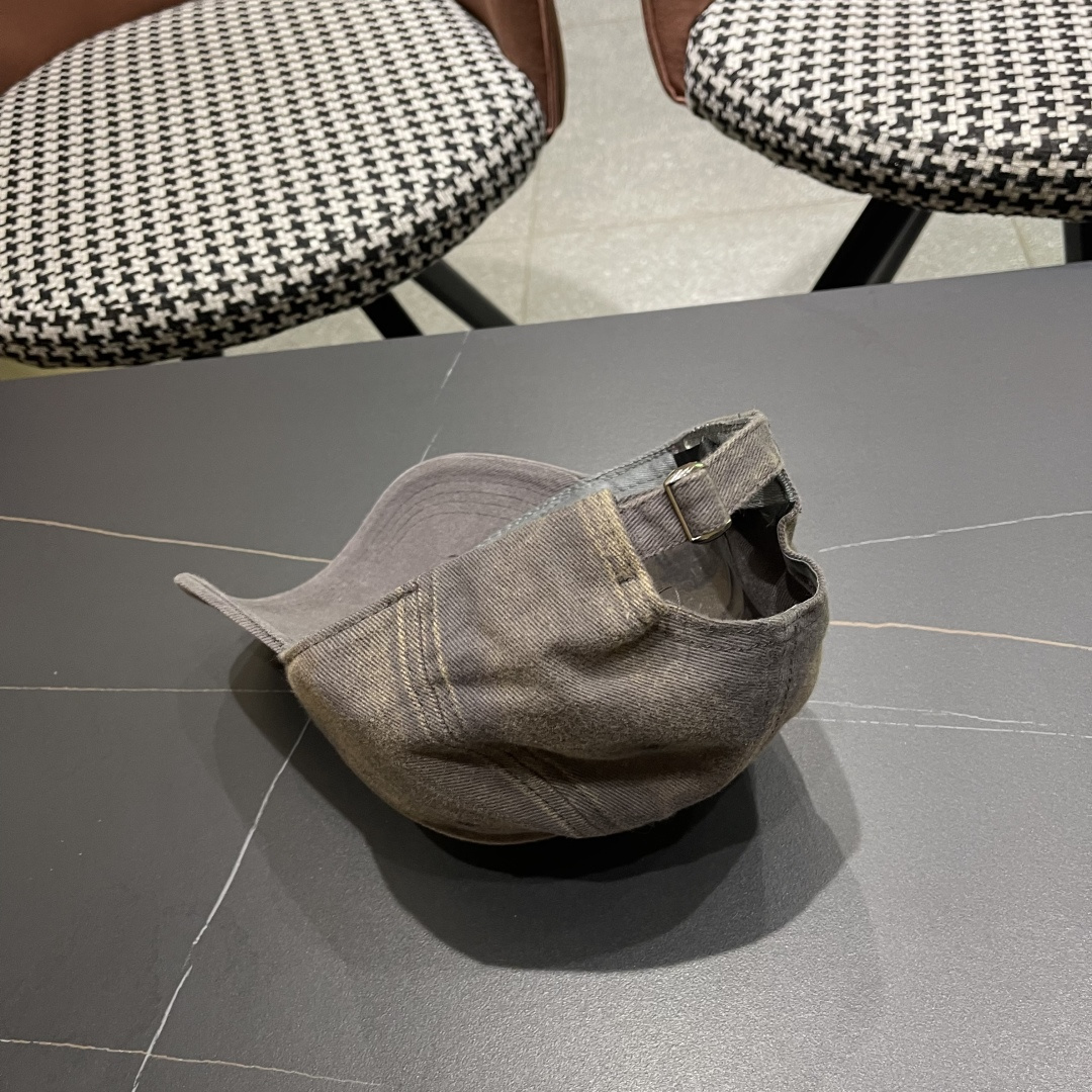  Balenclaga巴黎世家小众涂鸦双B水洗牛仔深顶棒球帽女
显脸小宽檐大头围嘻哈鸭舌帽