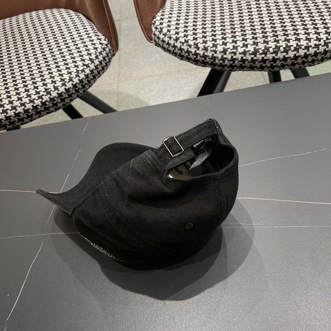  Balenclaga巴黎世家小众涂鸦双B水洗牛仔深顶棒球帽女
显脸小宽檐大头围嘻哈鸭舌帽