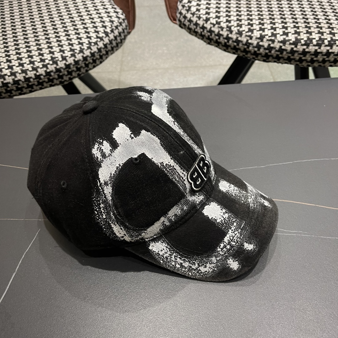  Balenclaga巴黎世家小众涂鸦双B水洗牛仔深顶棒球帽女
显脸小宽檐大头围嘻哈鸭舌帽