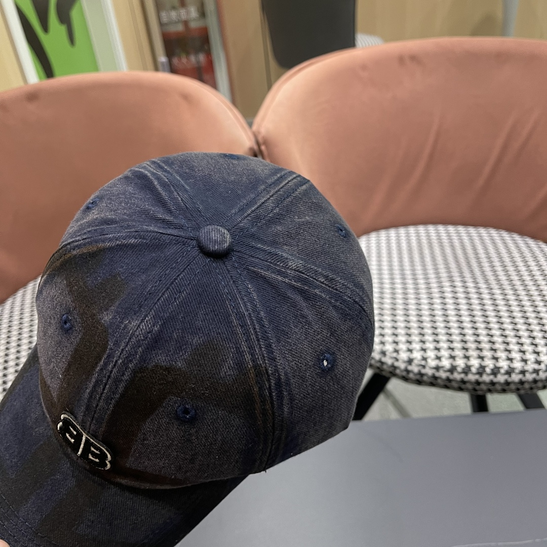  Balenclaga巴黎世家小众涂鸦双B水洗牛仔深顶棒球帽女
显脸小宽檐大头围嘻哈鸭舌帽