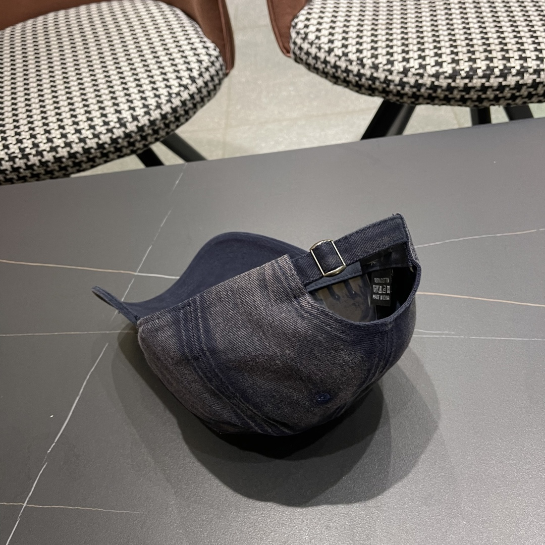  Balenclaga巴黎世家小众涂鸦双B水洗牛仔深顶棒球帽女
显脸小宽檐大头围嘻哈鸭舌帽