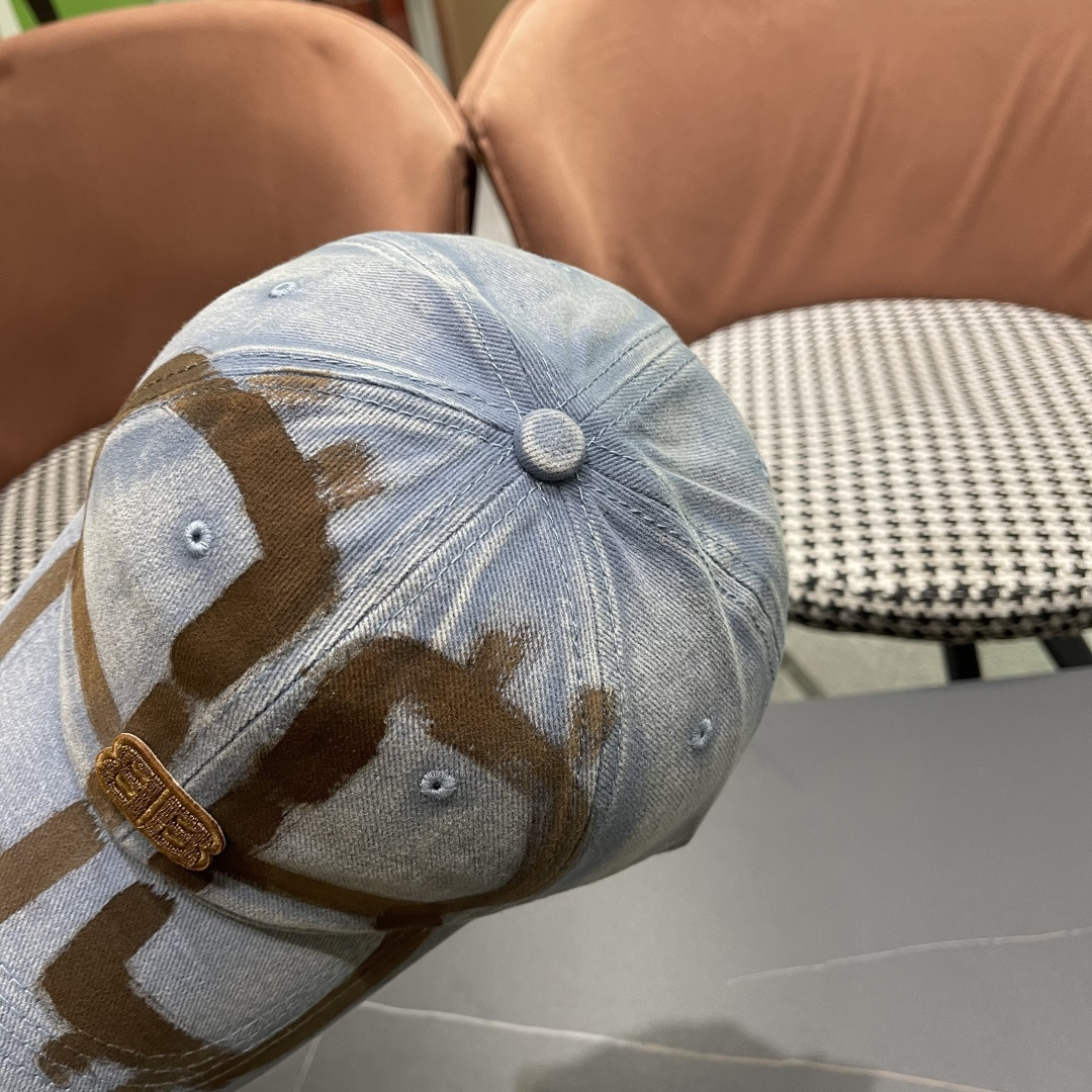  Balenclaga巴黎世家小众涂鸦双B水洗牛仔深顶棒球帽女
显脸小宽檐大头围嘻哈鸭舌帽