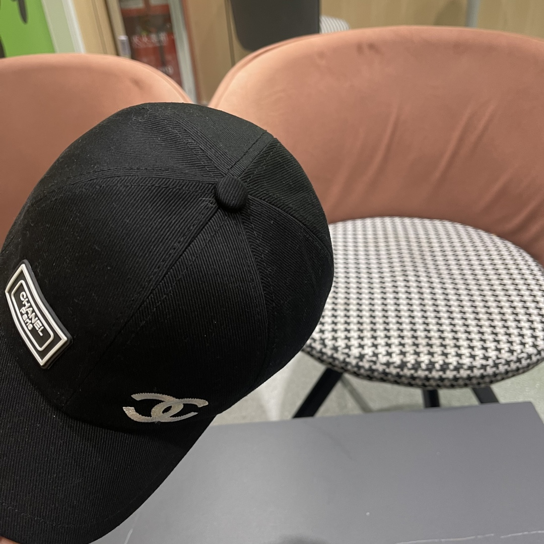  Chanel（香奈儿）2025专柜新款原单刺绣棒球帽，11开模订制，立体刺绣，精致无暇！100%纯棉面