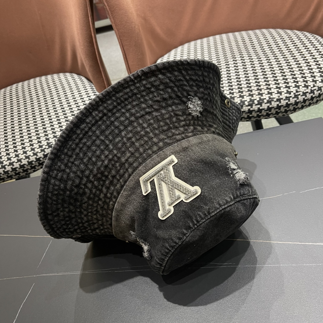  Lv路易威登潮酷破洞做旧牛仔渔夫帽女韩版时尚
百搭个性文艺品脸小