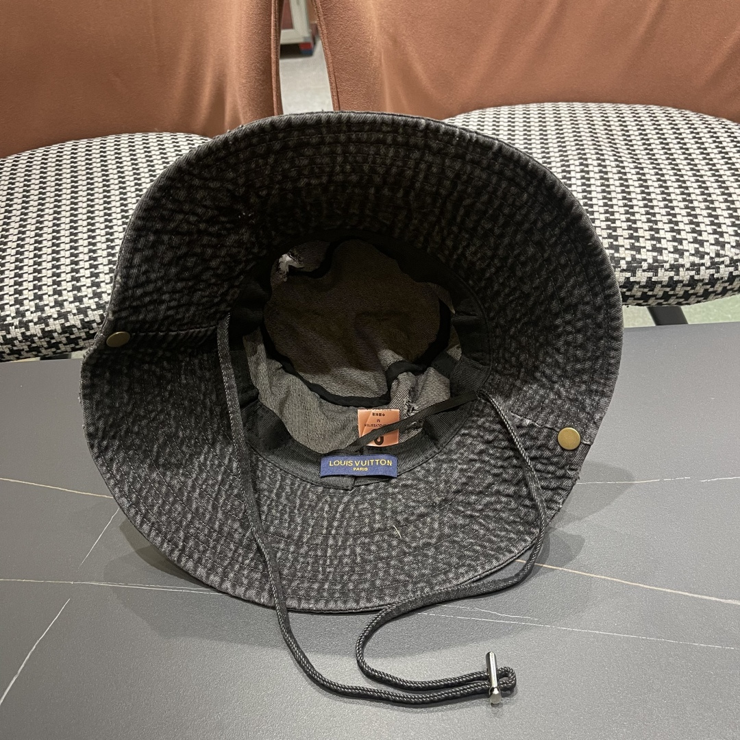  Lv路易威登潮酷破洞做旧牛仔渔夫帽女韩版时尚
百搭个性文艺品脸小