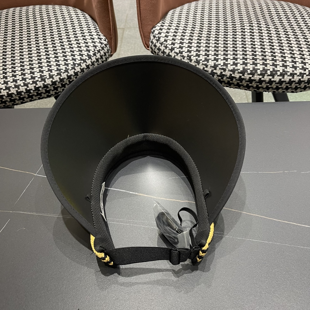  DlOR迪奥空顶草帽子女2025新款草编帽夏季遮阳防晒帽
大檐遮脸显脸小沙滩帽