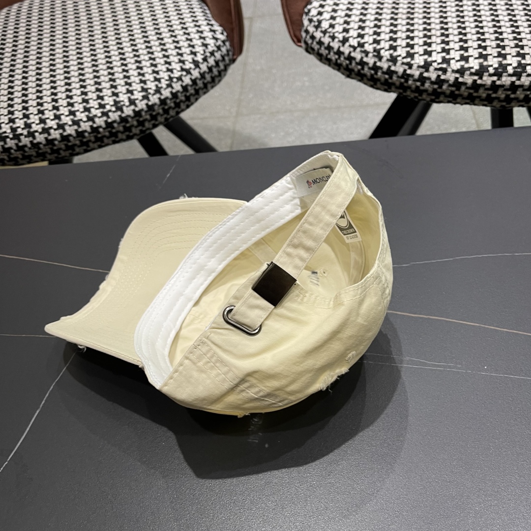  蒙口MONCLER 韩版个性街头棒球帽子女款2025新
款网红做旧复古破洞鸭舌帽日系软