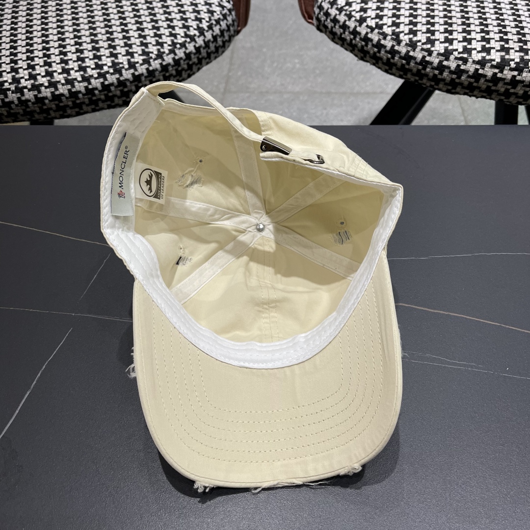  蒙口MONCLER 韩版个性街头棒球帽子女款2025新
款网红做旧复古破洞鸭舌帽日系软