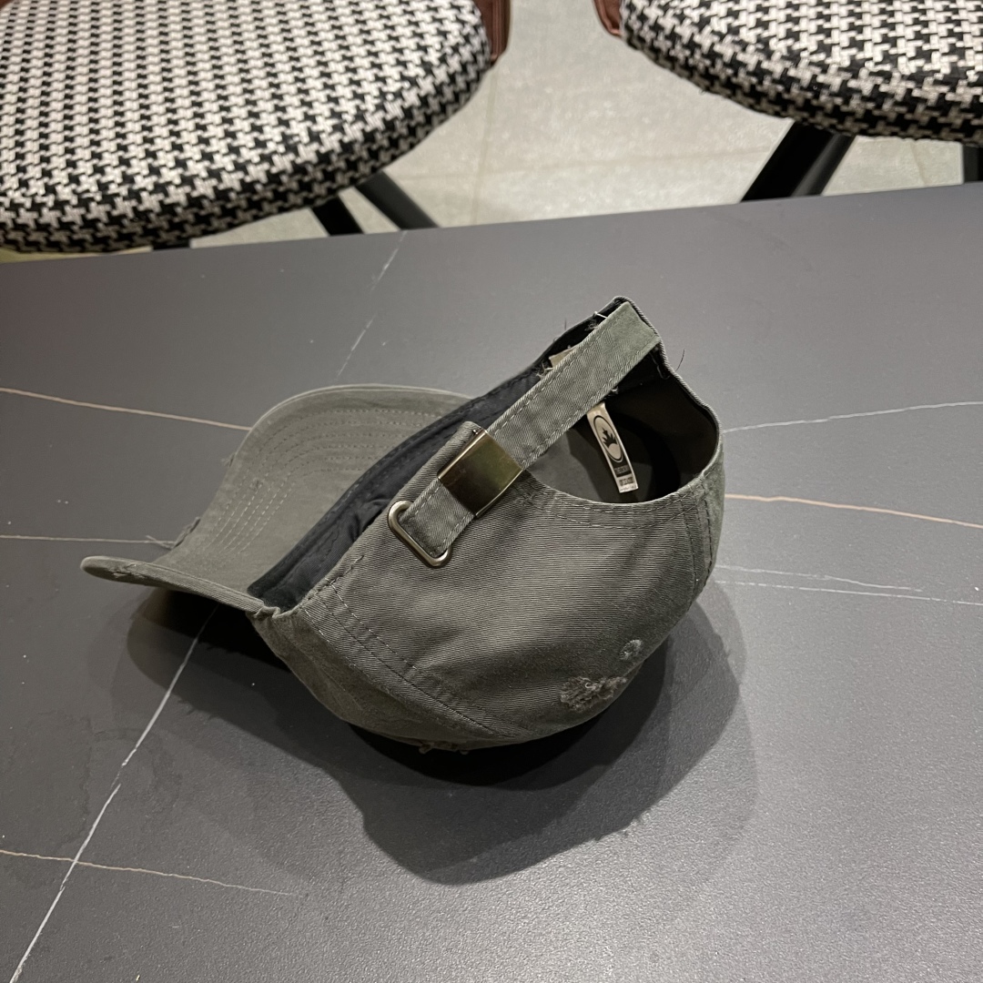  蒙口MONCLER 韩版个性街头棒球帽子女款2025新
款网红做旧复古破洞鸭舌帽日系软