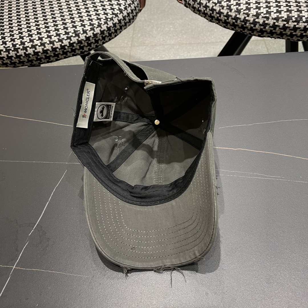  蒙口MONCLER 韩版个性街头棒球帽子女款2025新
款网红做旧复古破洞鸭舌帽日系软