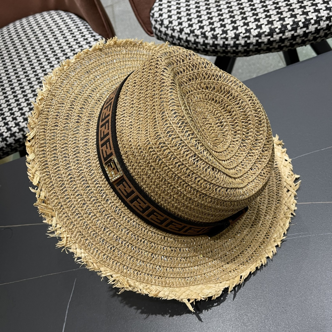  FENDI芬迪 英伦复古巴拿马毛边草帽女春夏遮阳
防晒爵士礼帽出游沙滩度假帽子