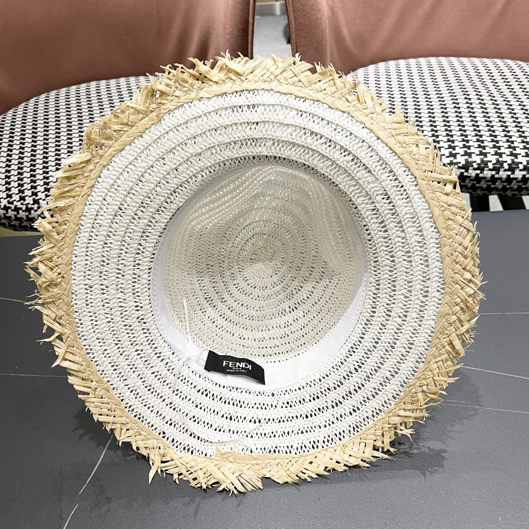  FENDI芬迪 英伦复古巴拿马毛边草帽女春夏遮阳
防晒爵士礼帽出游沙滩度假帽子