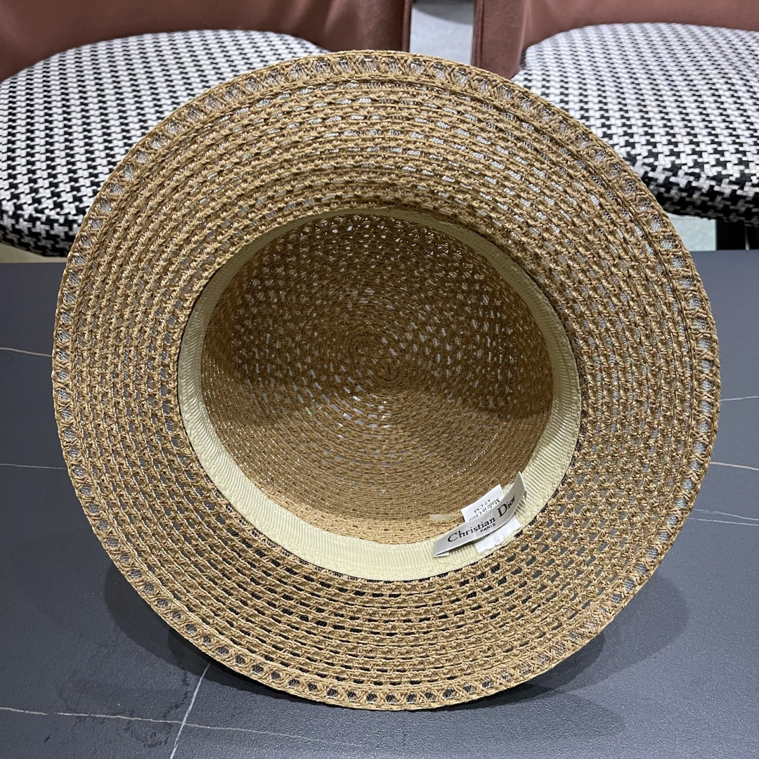  DIOR迪奥镂空平顶礼帽女英伦春天帽子女小檐太阳
帽草帽百搭时尚小清新遮阳帽