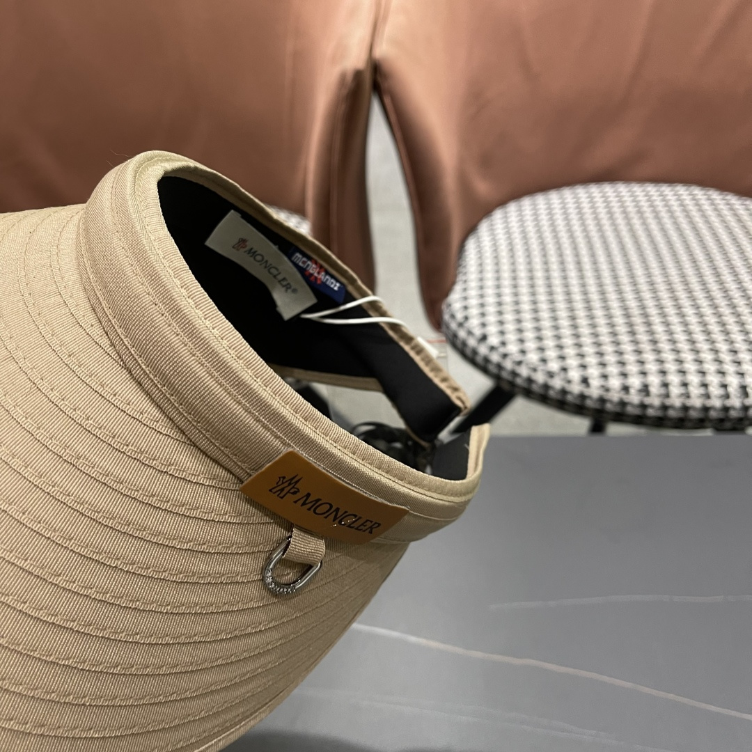 【MONCLER蒙口】空顶草帽女夏季防紫外线遮阳帽出游太阳
帽百搭草编防晒帽子