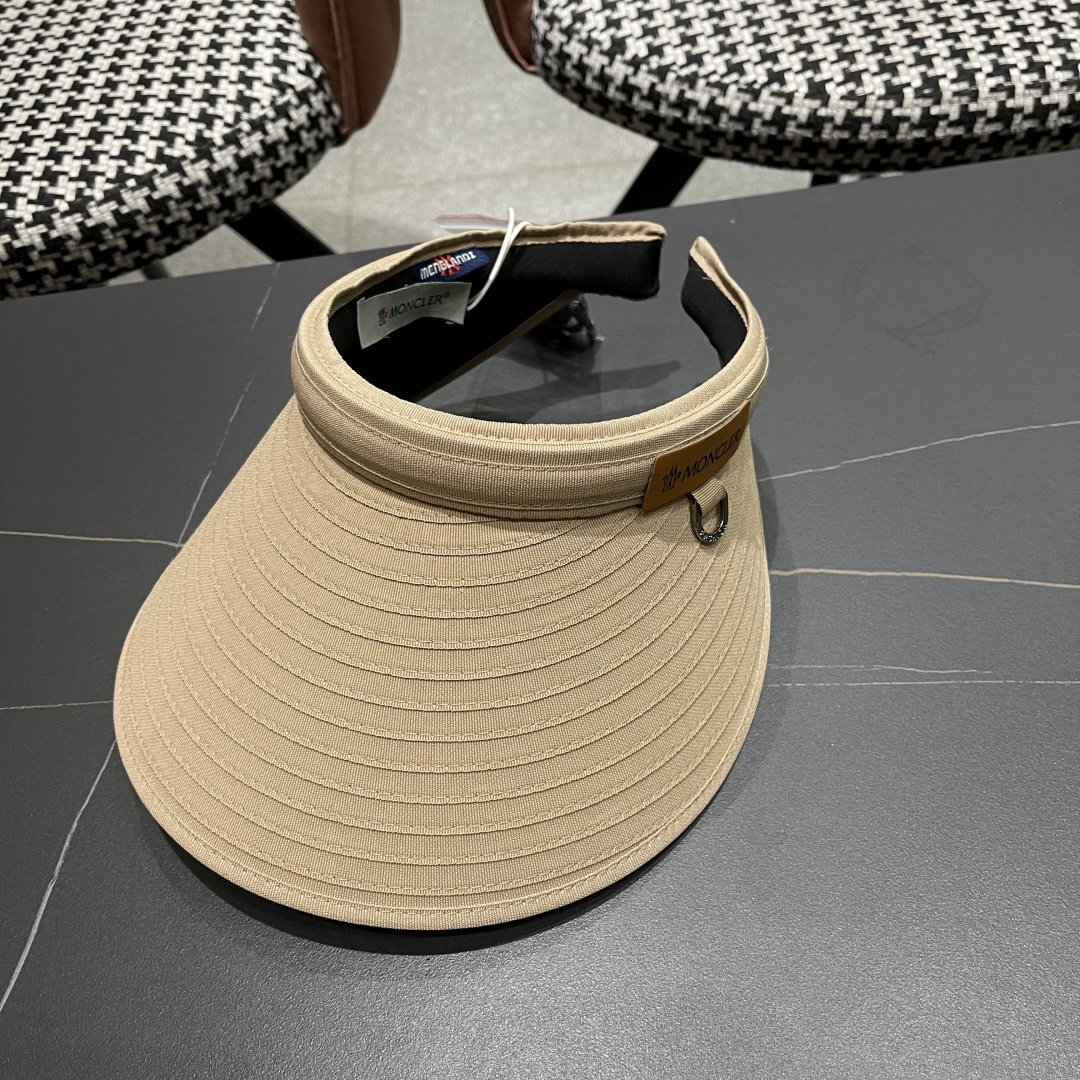 【MONCLER蒙口】空顶草帽女夏季防紫外线遮阳帽出游太阳
帽百搭草编防晒帽子