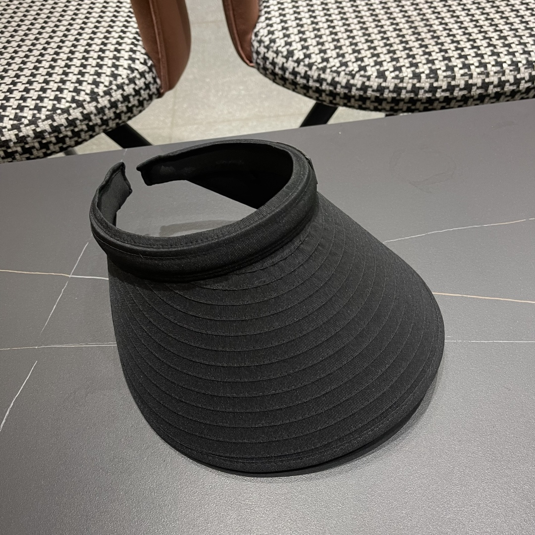 【MONCLER蒙口】空顶草帽女夏季防紫外线遮阳帽出游太阳
帽百搭草编防晒帽子