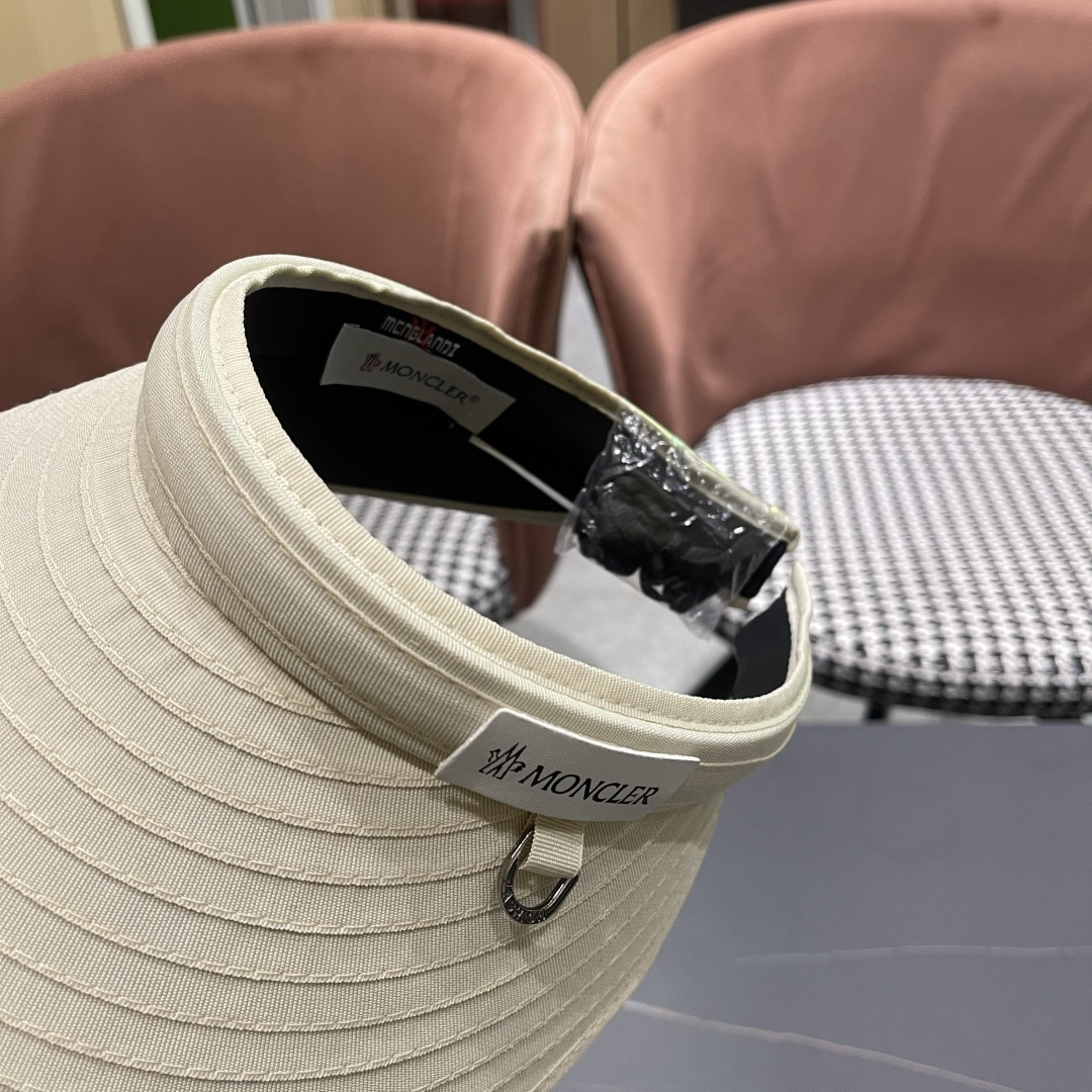 【MONCLER蒙口】空顶草帽女夏季防紫外线遮阳帽出游太阳
帽百搭草编防晒帽子