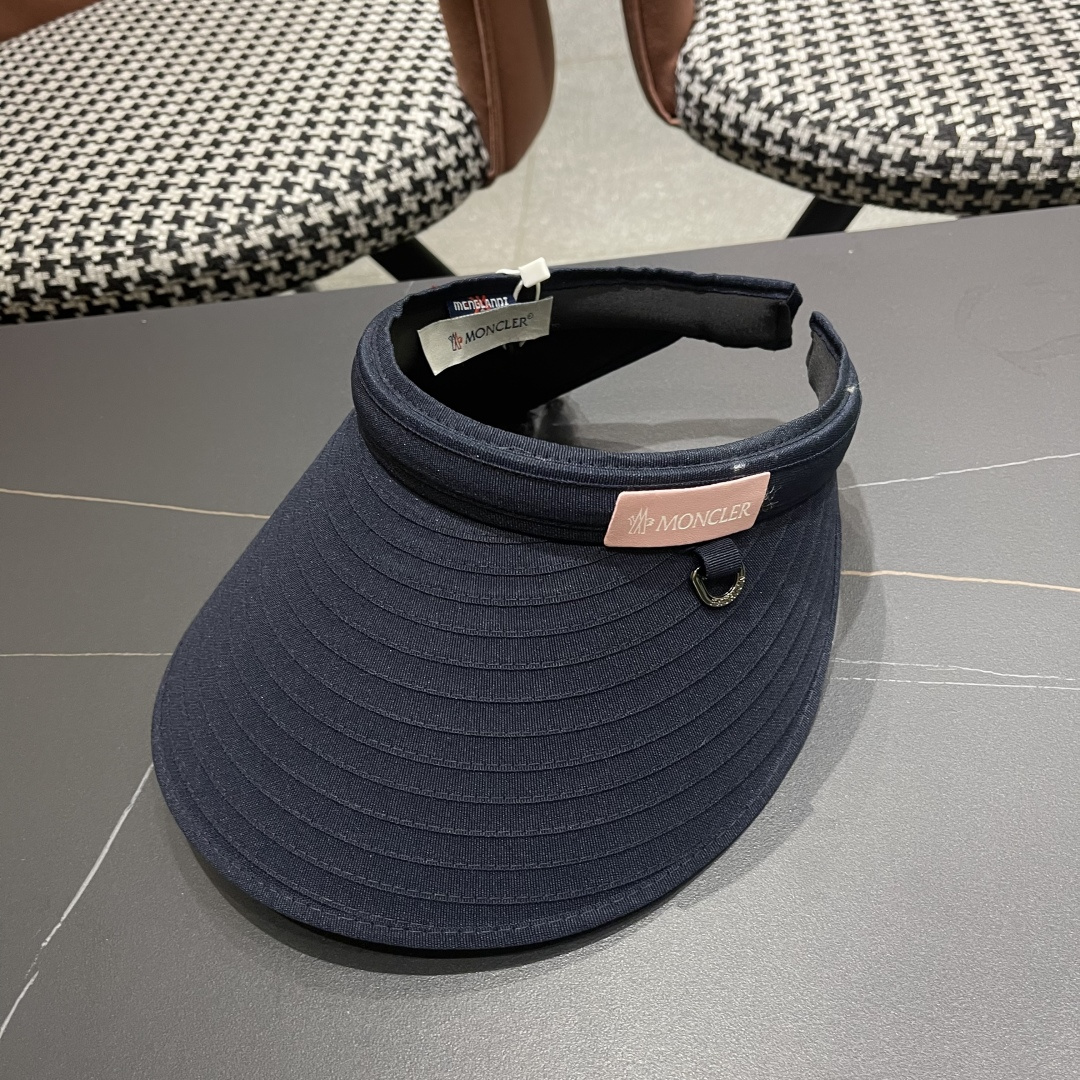 【MONCLER蒙口】空顶草帽女夏季防紫外线遮阳帽出游太阳
帽百搭草编防晒帽子