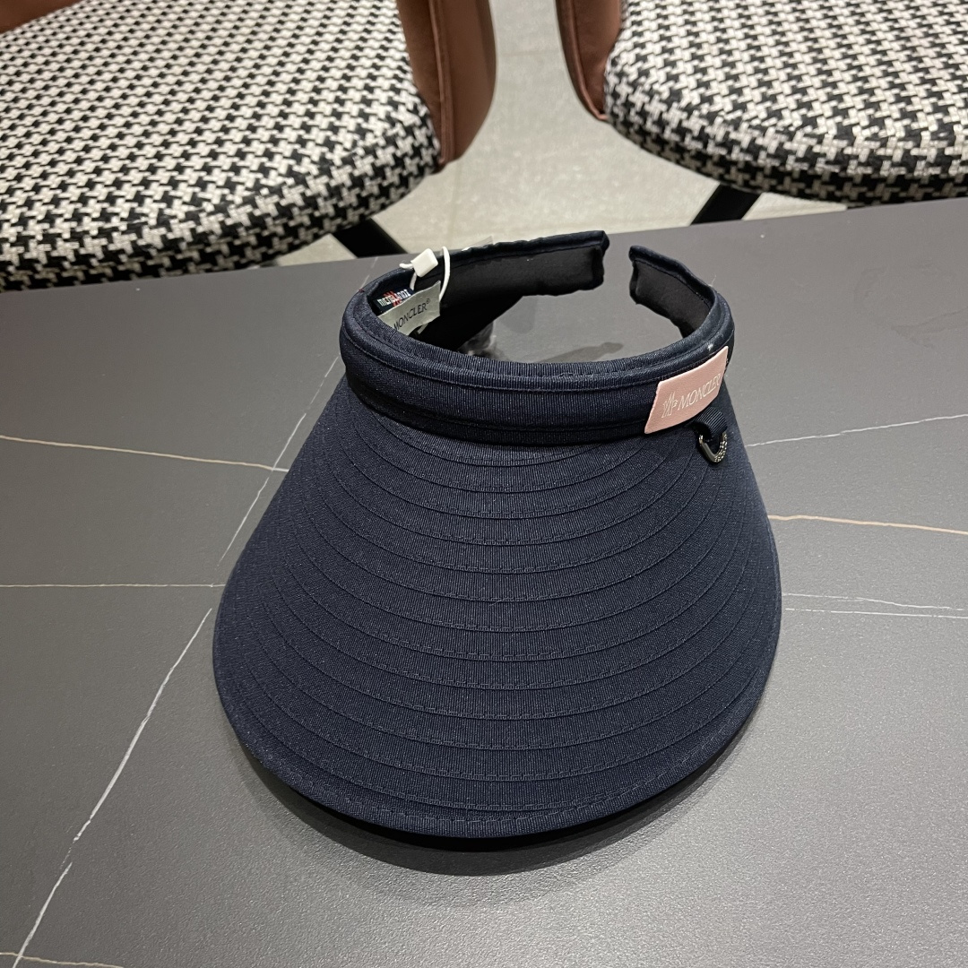 【MONCLER蒙口】空顶草帽女夏季防紫外线遮阳帽出游太阳
帽百搭草编防晒帽子