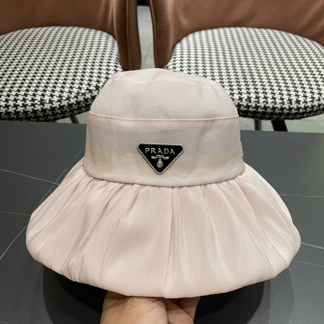  Prada普拉达 2025新款春夏季新款蝴蝶结大沿盆帽女户外出游时尚百
搭渔夫帽休闲旅游帽子