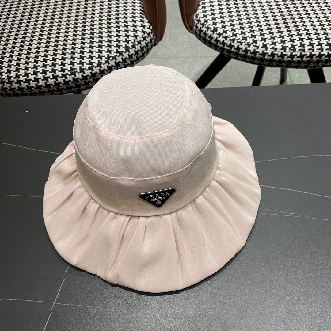  Prada普拉达 2025新款春夏季新款蝴蝶结大沿盆帽女户外出游时尚百
搭渔夫帽休闲旅游帽子