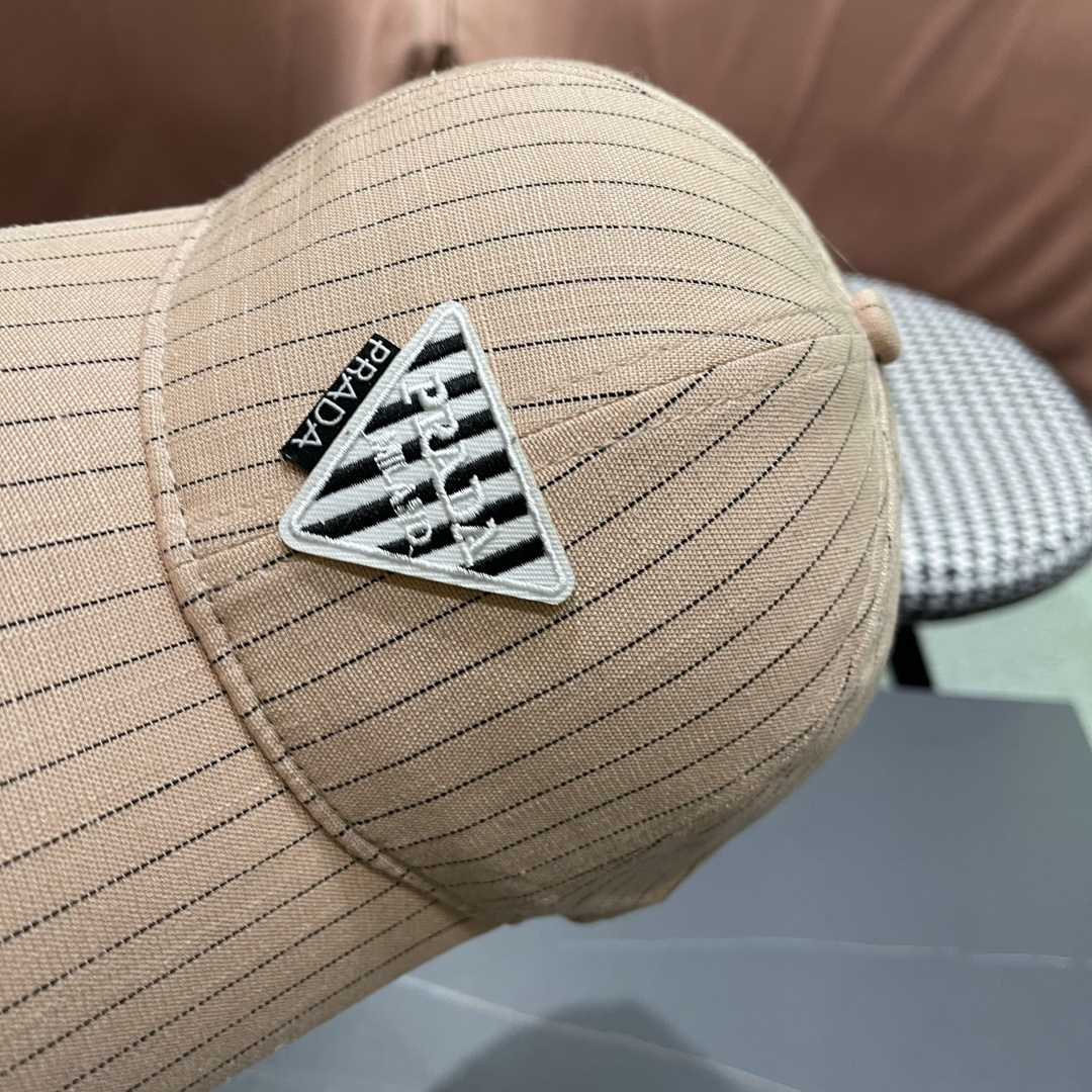  Prada普拉达2025休闲时尚防晒遮阳鸭舌春夏帽子女日系可爱条纹蓓
蕾帽鸭嘴帽