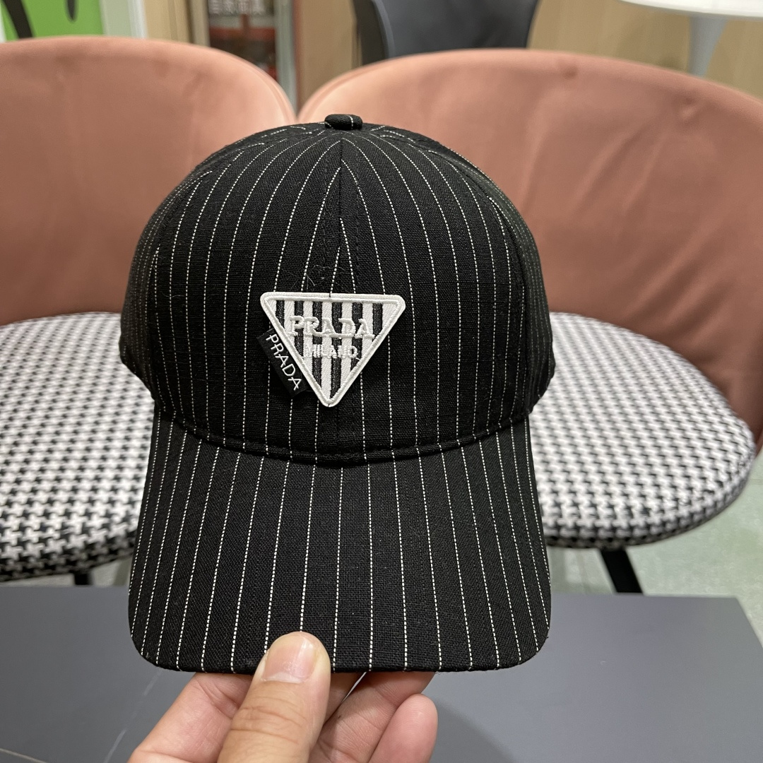  Prada普拉达2025休闲时尚防晒遮阳鸭舌春夏帽子女日系可爱条纹蓓
蕾帽鸭嘴帽