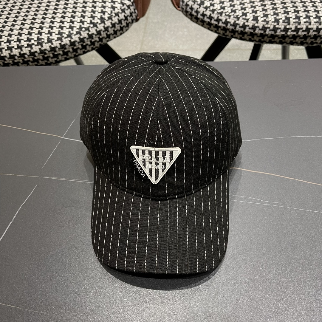  Prada普拉达2025休闲时尚防晒遮阳鸭舌春夏帽子女日系可爱条纹蓓
蕾帽鸭嘴帽