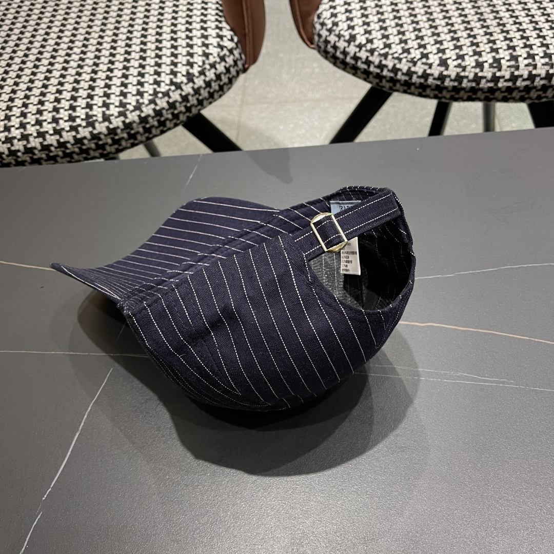  Prada普拉达2025休闲时尚防晒遮阳鸭舌春夏帽子女日系可爱条纹蓓
蕾帽鸭嘴帽