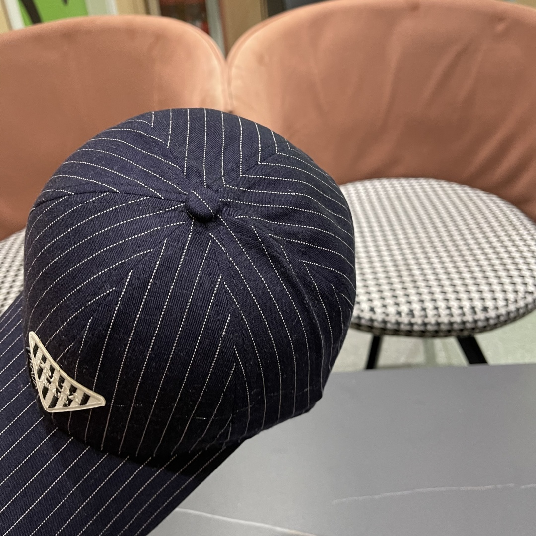  Prada普拉达2025休闲时尚防晒遮阳鸭舌春夏帽子女日系可爱条纹蓓
蕾帽鸭嘴帽