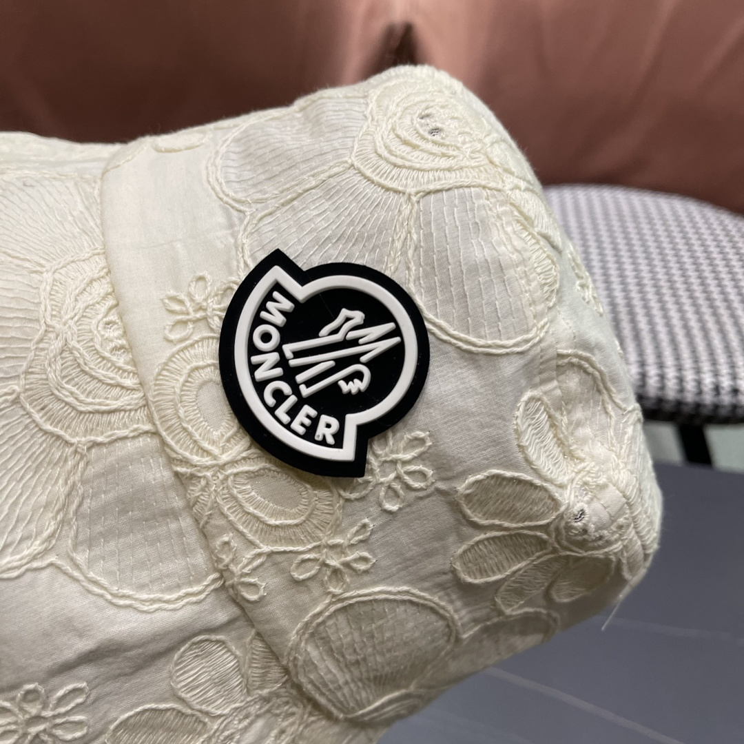  蒙口Moncler🆕2025新款遮阳帽子女夏季镂空小众刺绣渔夫帽

