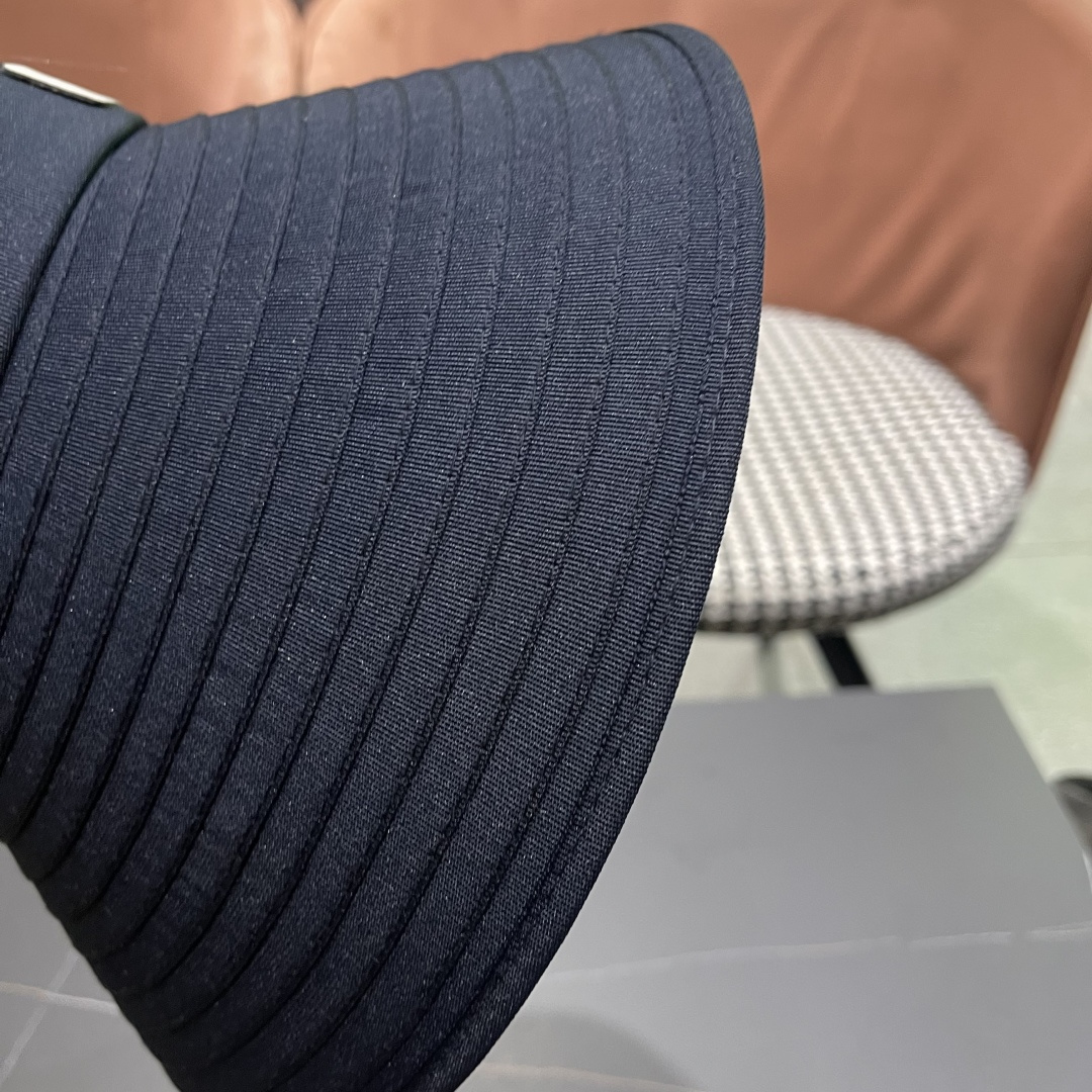  【迪奥DIOR】2025加大帽檐空顶帽女遮阳防晒夏季双层防紫外线
发箍骑车不翻太阳帽子