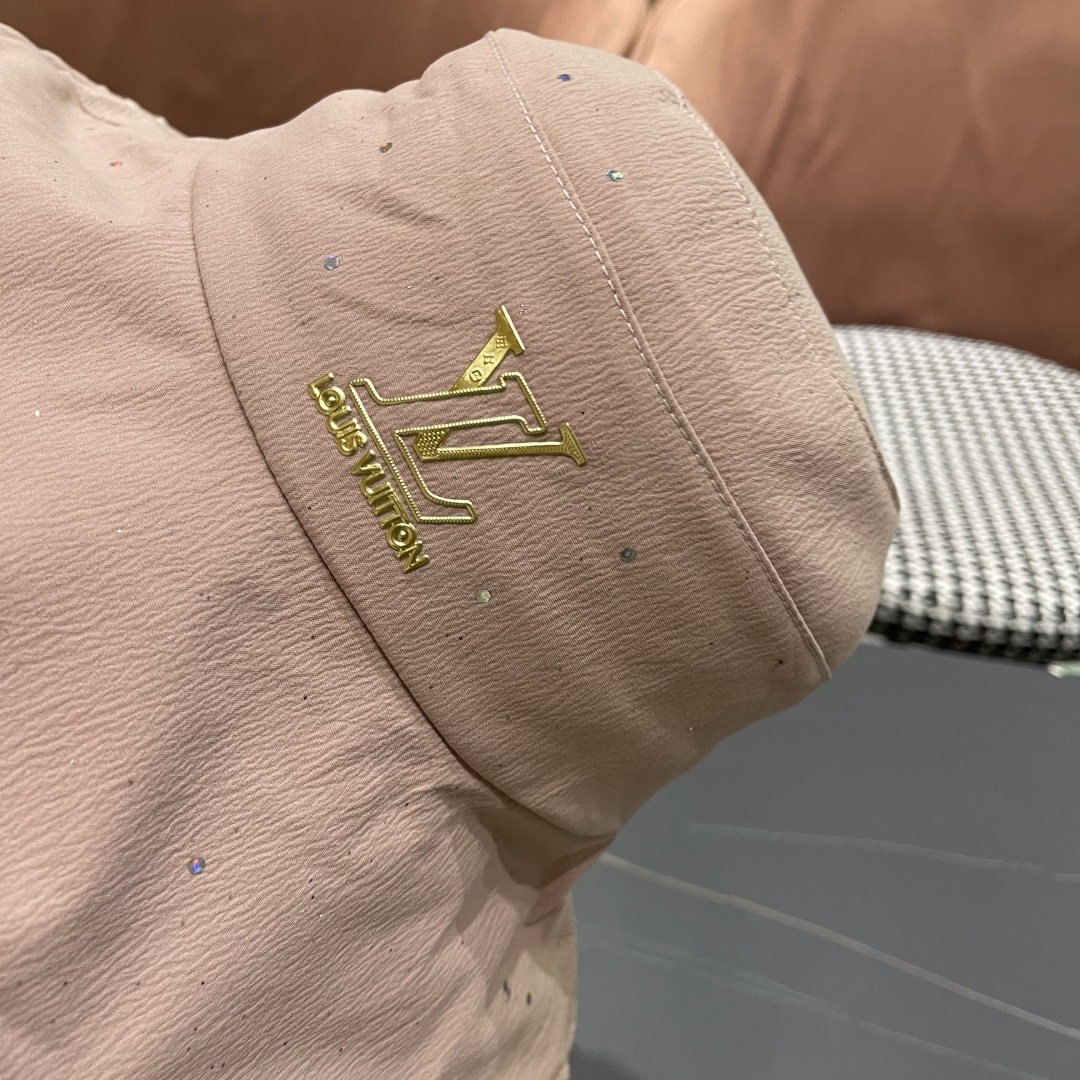  lv路易威登2025新款蝴蝶结防晒渔夫帽子女旅游度假太阳帽休
闲沙滩遮阳帽时尚岔帽