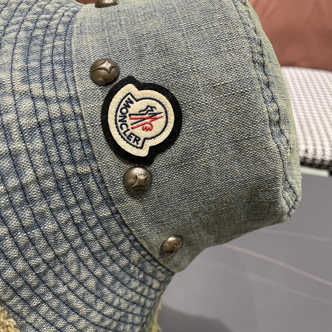  蒙口Moncler 韩版街头小众磨边做旧牛仔铆钉渔夫帽女大帽檐
遮阳显脸小盆帽男女