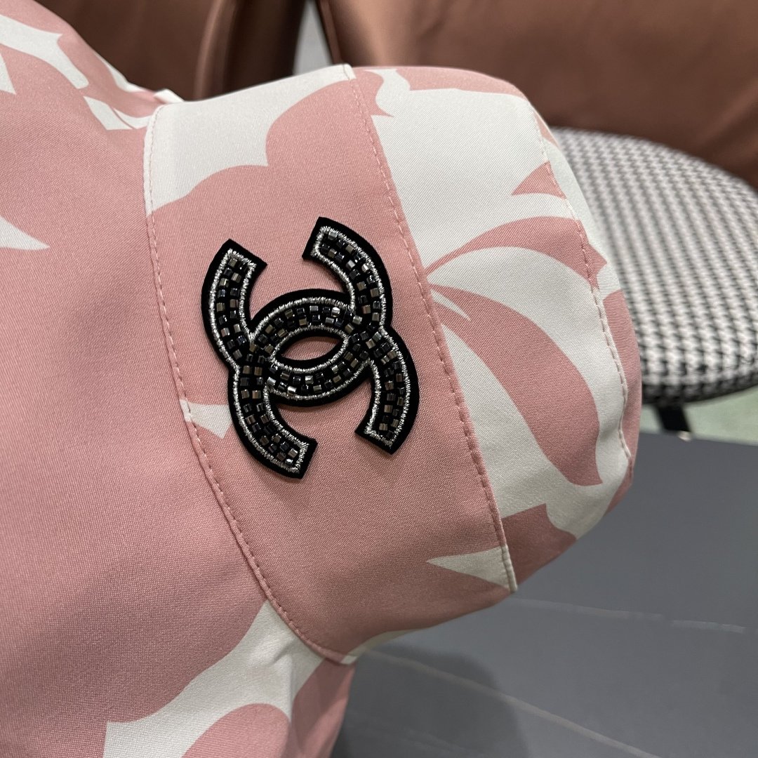  Chanel(香奈儿)新款韩系帽子女春夏显脸小时尚盆帽大檐百搭遮阳
渔夫帽双面戴防紫外线