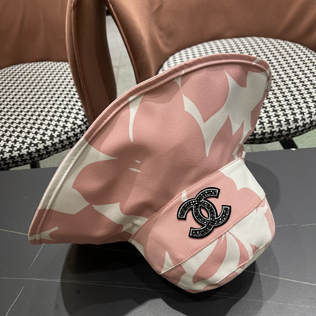  Chanel(香奈儿)新款韩系帽子女春夏显脸小时尚盆帽大檐百搭遮阳
渔夫帽双面戴防紫外线