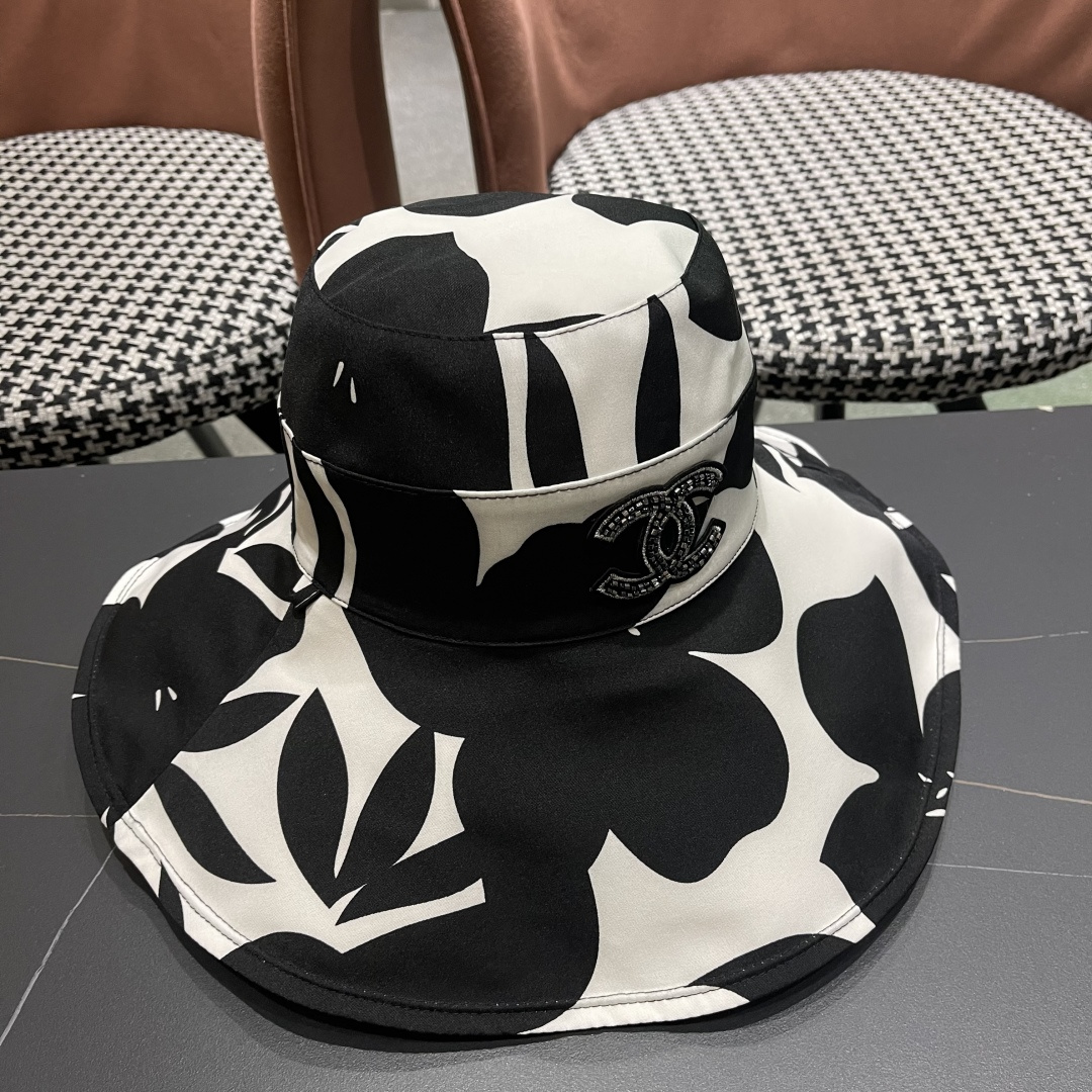  Chanel(香奈儿)新款韩系帽子女春夏显脸小时尚盆帽大檐百搭遮阳
渔夫帽双面戴防紫外线